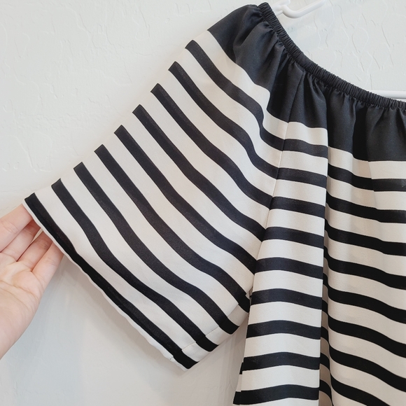 💕 Loft Black and White Stripe Off The Shoulder Top S - Picture 9 of 9